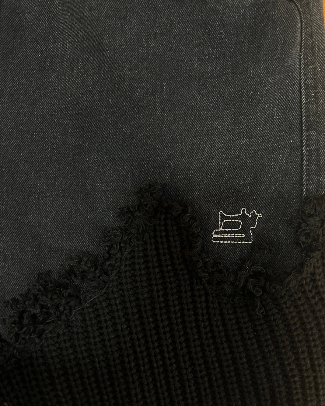 PANTALÓN LOOSE CON TEJIDO